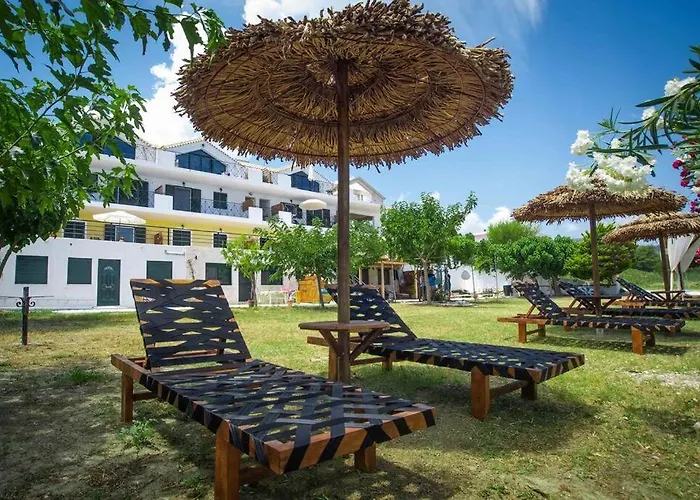 Yolo Resort - Notte